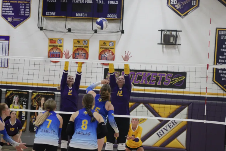 Eagles defeat Rockets in volleyball action